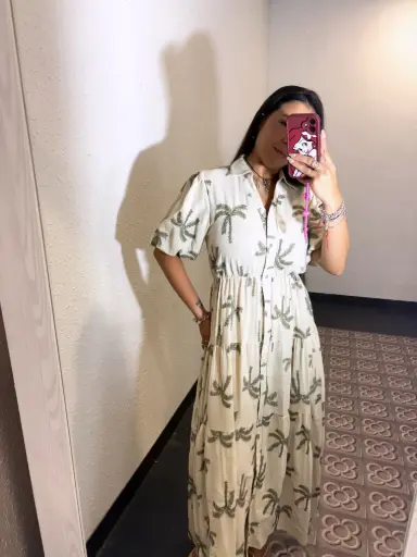 Vestido largo blanco roto con botones y estampado de palmeras